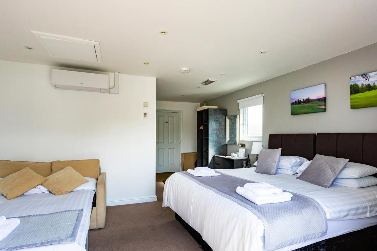 Вилла The Vale Golf & Country Club Bishampton Экстерьер фото