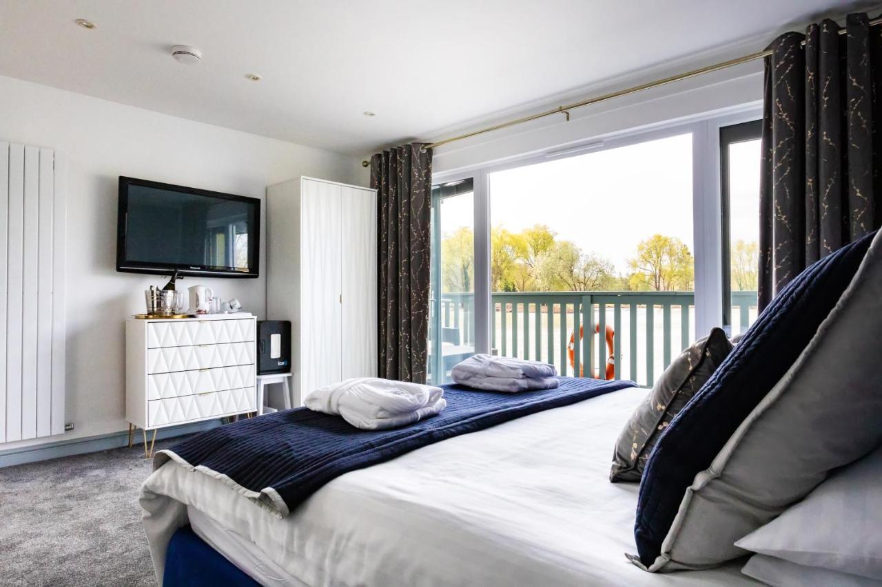 Вилла The Vale Golf & Country Club Bishampton Экстерьер фото